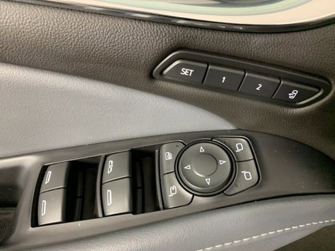 Used 2021 Buick Enclave Premium w/ Sun and Sites Package image 19