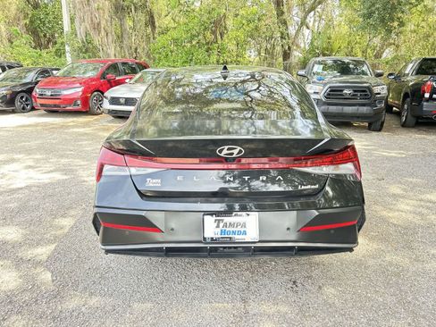 Used 2024 Hyundai Elantra Limited FWD image 7