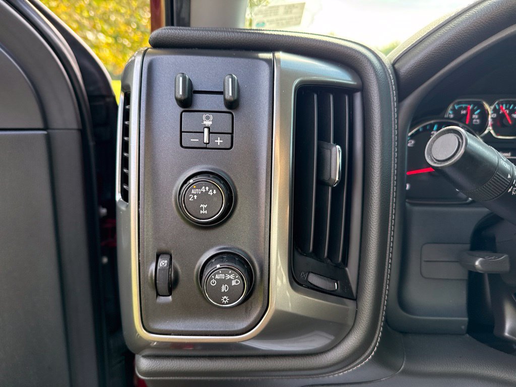Used 2018 Chevrolet Silverado 1500 LTZ w/ Sport Package AWD/4WD image 19