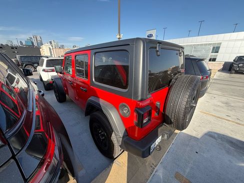 Used 2025 Jeep Wrangler Unlimited Sport AWD/4WD image 4