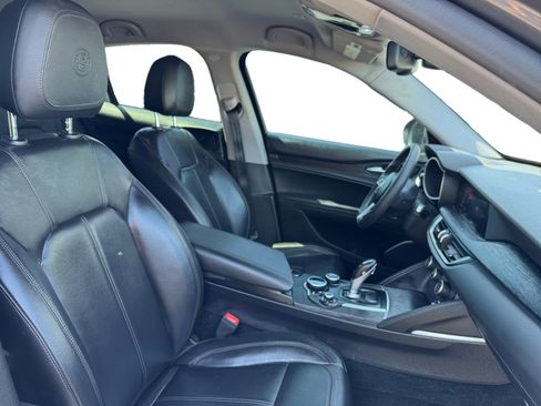Used 2019 Alfa Romeo Stelvio RWD image 15