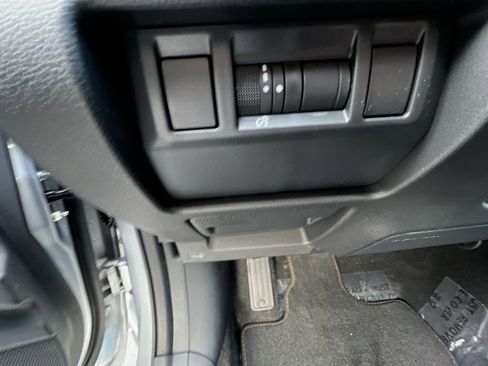 Certified 2025 Subaru Crosstrek 2.5i Limited w/ Crosstrek Mirror Package image 18