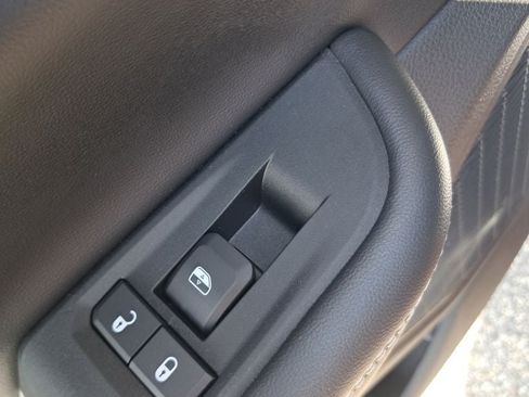 Used 2023 Jeep Grand Cherokee Altitude AWD/4WD image 19