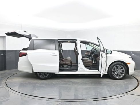 Used 2025 Honda Odyssey Touring image 52