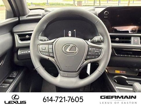 New 2026 Lexus UX 300h AWD image 18