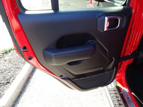 Used 2023 Jeep Wrangler Unlimited Sport image 15