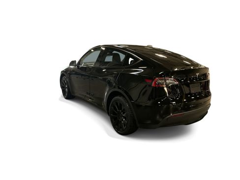 Certified 2023 Tesla Model Y Long Range AWD/4WD image 4