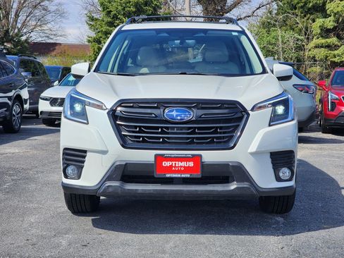 Used 2023 Subaru Forester Premium image 2