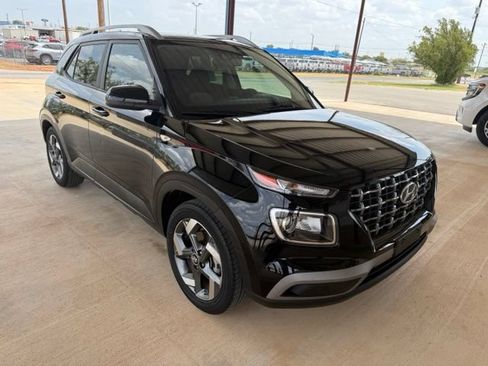 Used 2022 Hyundai Venue SEL w/ Cargo Package FWD image 1