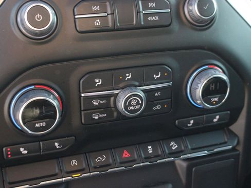 Used 2022 Chevrolet Silverado 1500 LT Trail Boss image 28