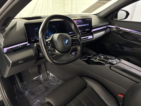 Used 2024 BMW i5 eDrive40i w/ M Sport Package RWD image 4