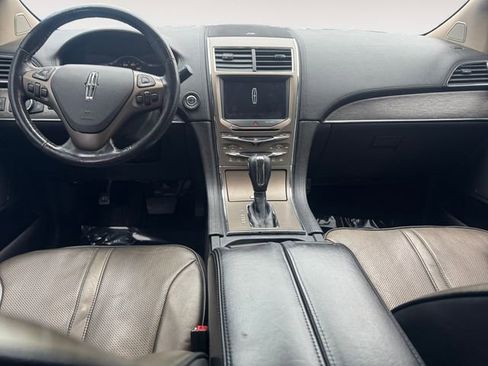 Used 2011 Lincoln MKX AWD w/ Sight & Sound Pkg image 10