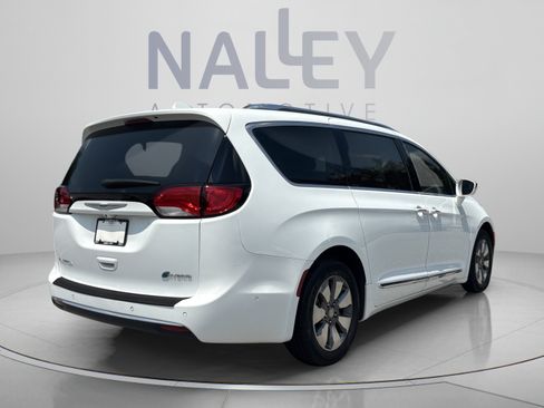 Used 2019 Chrysler Pacifica Limited w/ Advanced Safetytec Group FWD image 7