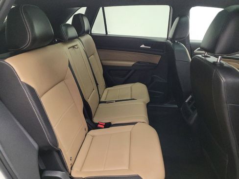 Used 2021 Volkswagen Atlas Cross Sport SE w/ Panoramic Sunroof Package FWD image 19