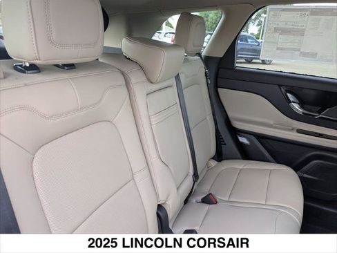 New 2025 Lincoln Corsair Reserve image 13