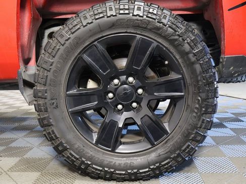 Used 2018 Chevrolet Silverado 1500 Custom image 16