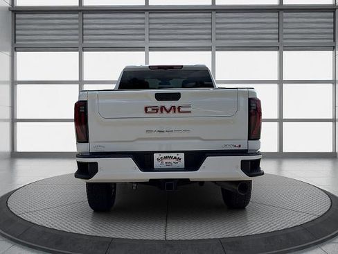 Used 2026 GMC Sierra 2500 AT4 AWD/4WD image 5