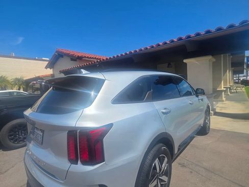 Used 2022 Kia Sorento S FWD image 4