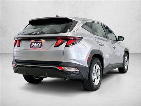 Used 2024 Hyundai Tucson SE FWD image 2