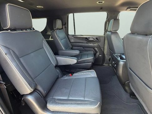 Certified 2025 Chevrolet Suburban Premier RWD image 32