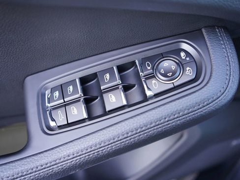 Used 2018 Porsche Macan S image 14