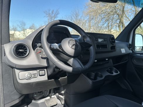New 2025 Mercedes-Benz Sprinter 2500 image 16