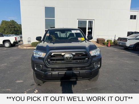 Used 2019 Toyota Tacoma SR AWD/4WD image 2