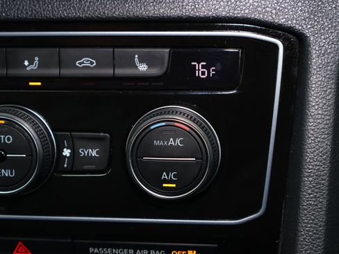 Used 2022 Volkswagen Atlas SE image 29