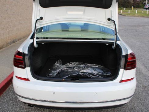 Used 2017 Volkswagen Passat 1.8T SE FWD image 14