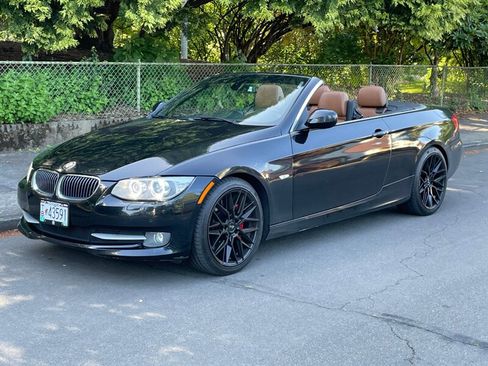 Used 2013 BMW 335i Convertible image 1