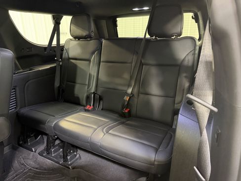 Used 2023 GMC Yukon XL Denali AWD/4WD image 13