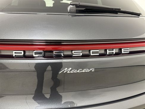 Certified 2025 Porsche Macan image 19