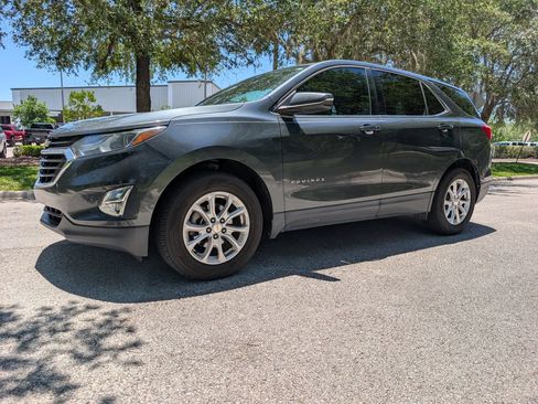 Used 2019 Chevrolet Equinox LT FWD image 3
