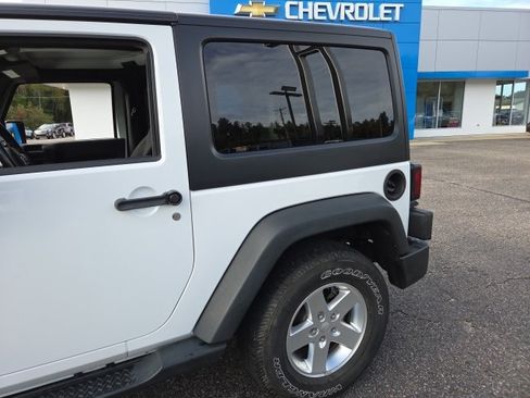 Used 2013 Jeep Wrangler Sport image 14
