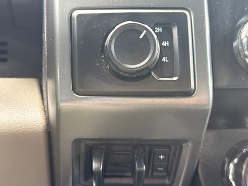 Used 2022 Ford F350 XLT image 30