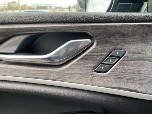 Certified 2024 Jeep Grand Cherokee Limited image 31