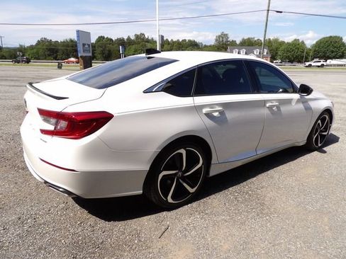 Used 2022 Honda Accord Sport image 4