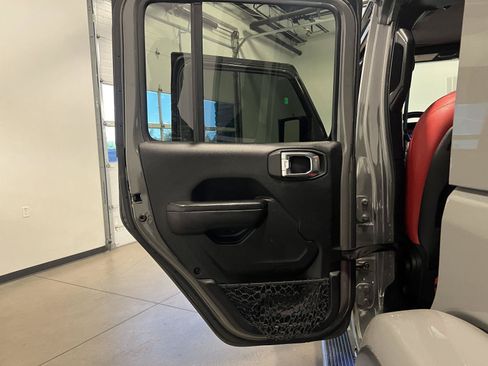 Used 2020 Jeep Wrangler Unlimited Rubicon AWD/4WD image 28