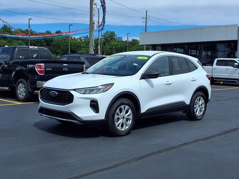 Used 2024 Ford Escape Active w/ Tech Pack #1 AWD/4WD image 1