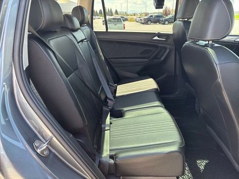 Used 2024 Volkswagen Tiguan SE w/ Panoramic Sunroof Package AWD/4WD image 24