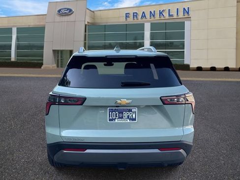 Used 2025 Chevrolet Equinox LT w/ Convenience Package II FWD image 6