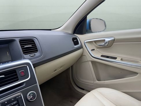 Used 2015 Volvo V60 T5 Premier Plus image 28