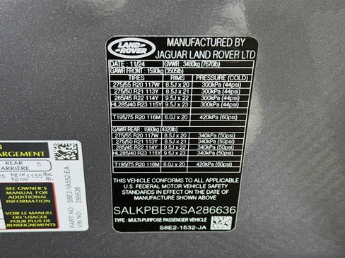 Used 2025 Land Rover Range Rover Long Wheelbase SE AWD/4WD image 32