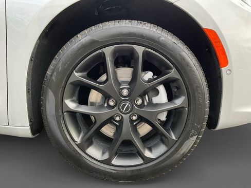 New 2026 Chrysler Pacifica Select w/ S Appearance Package image 10