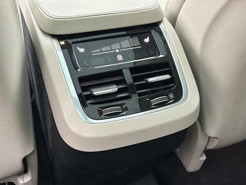 Certified 2024 Volvo XC90 B6 Plus AWD/4WD image 9