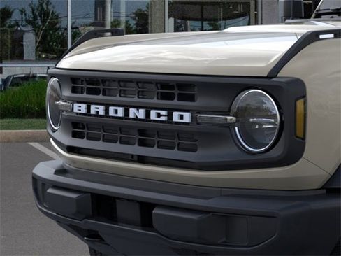 New 2025 Ford Bronco 4-Door image 19