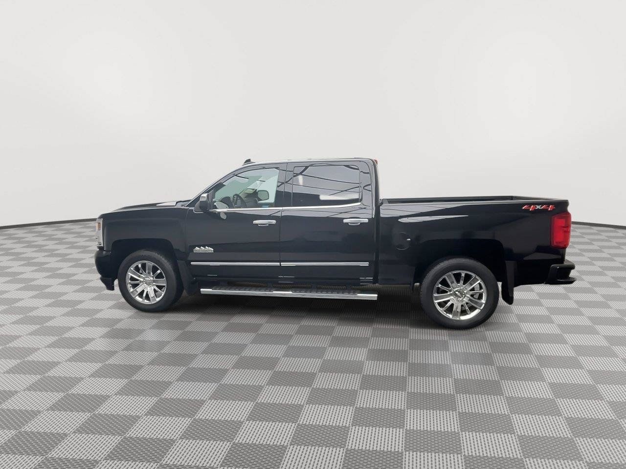 Used 2018 Chevrolet Silverado 1500 High Country w/ LPO, Protection Package AWD/4WD image 40