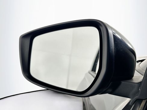 Used 2024 Nissan Kicks SR image 16