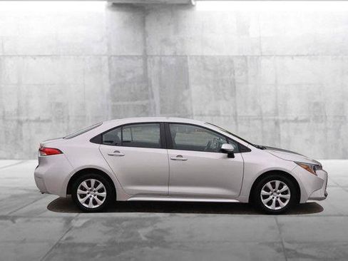 Used 2024 Toyota Corolla LE FWD image 5