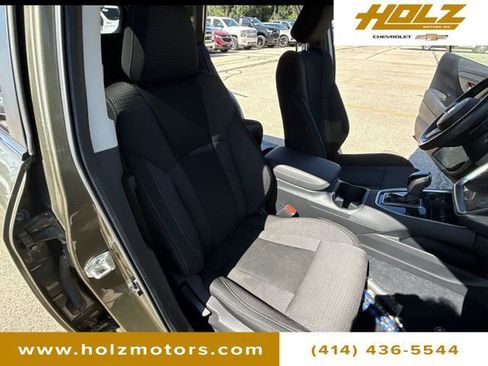 Used 2022 Subaru Outback Premium image 26